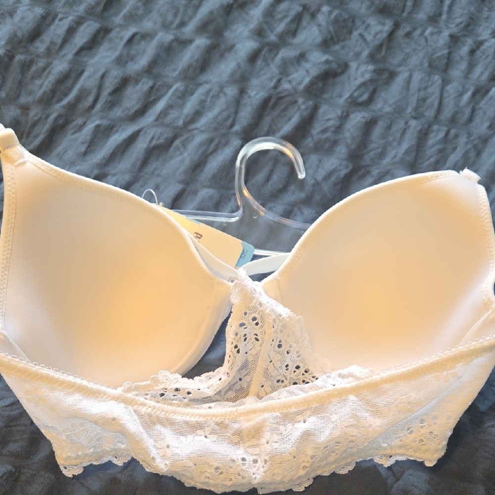 NWT b.tempted White Racerback Bra - Picture 7 of 8